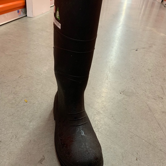 Rain Boots - Picture 2 of 8